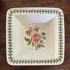 Elegant Floral Square Bowl Roses